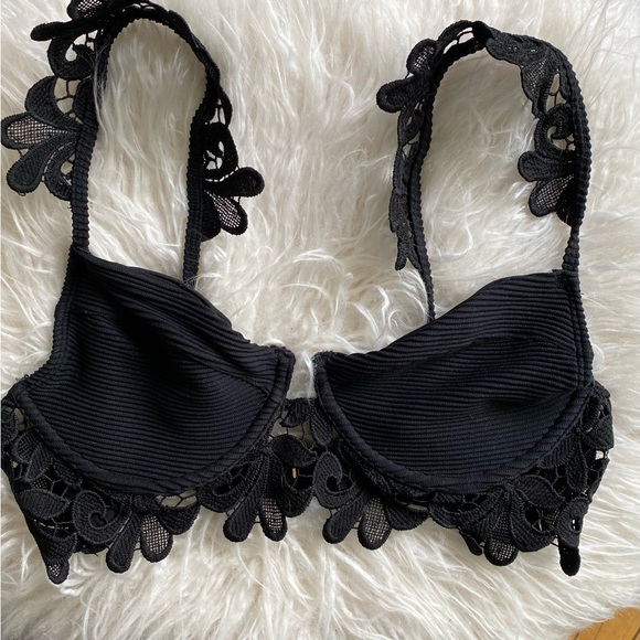 Black Lace Stretch Bralette, Small - Picture 4 of 5